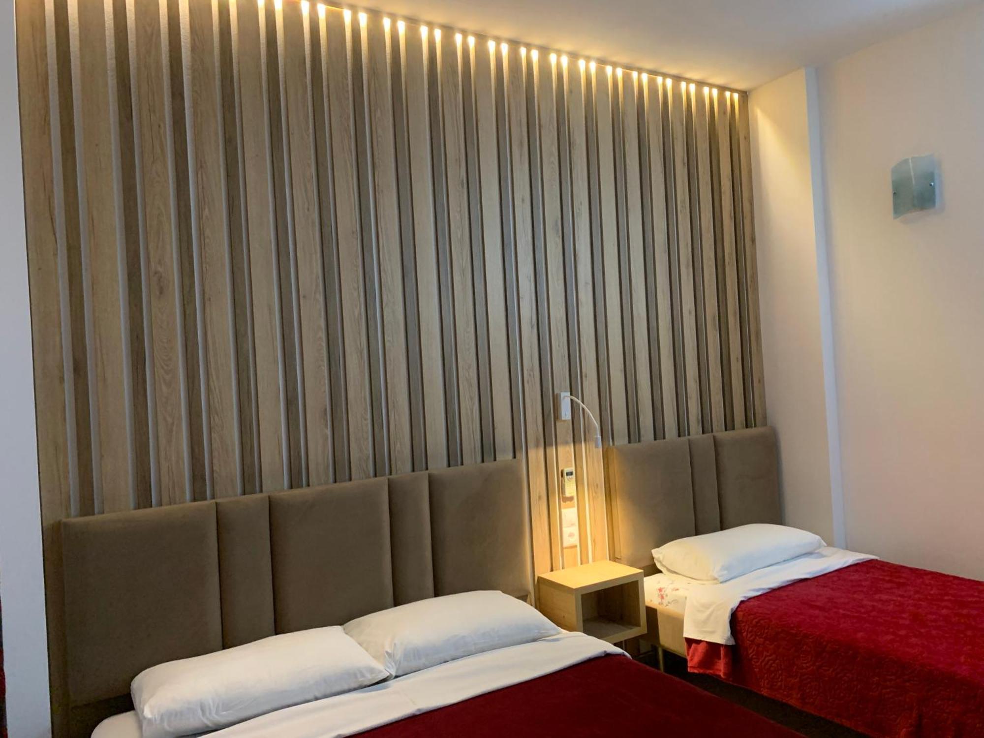 Hotel Piazza Saranda Extérieur photo