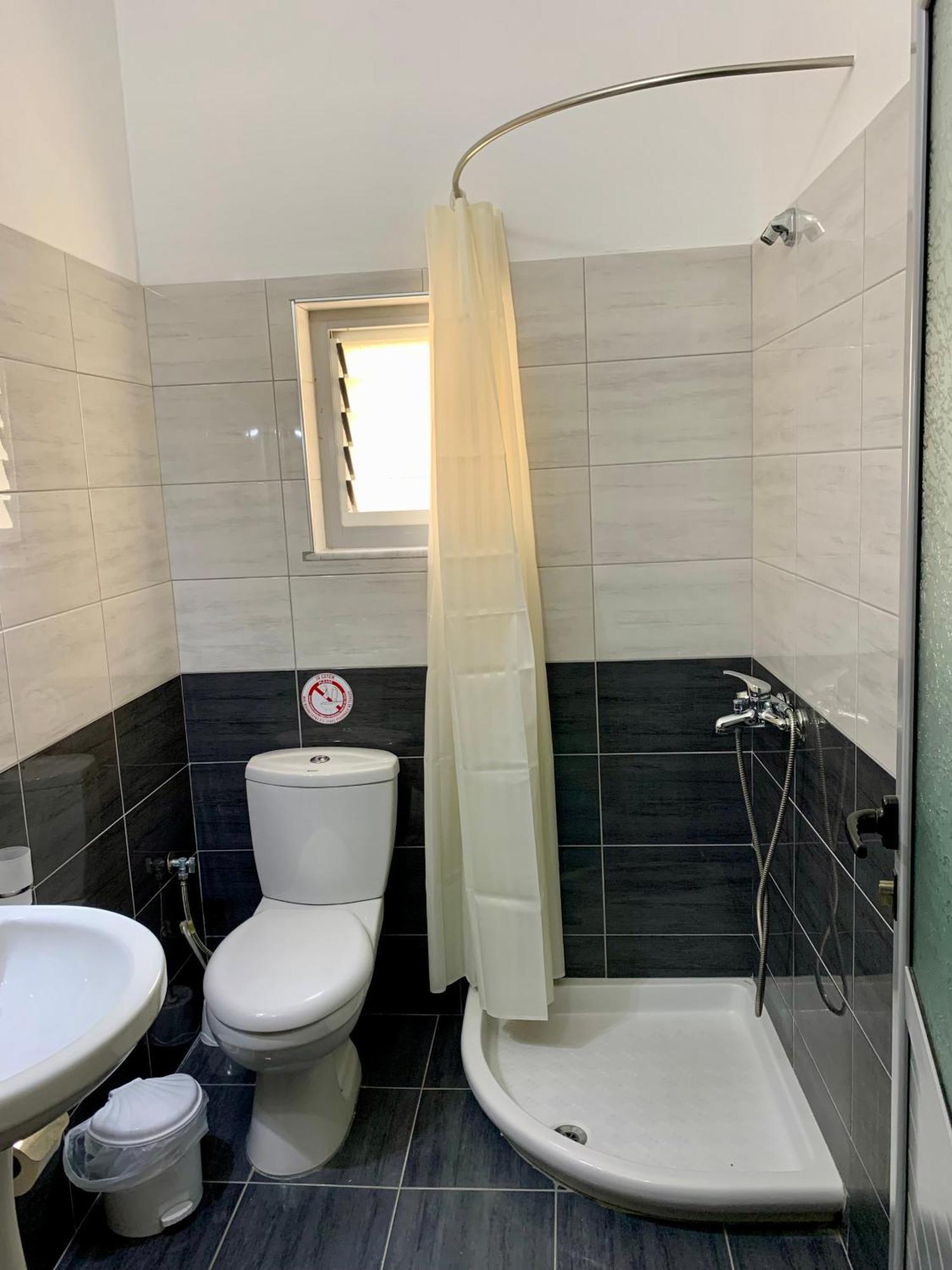 Hotel Piazza Saranda Extérieur photo